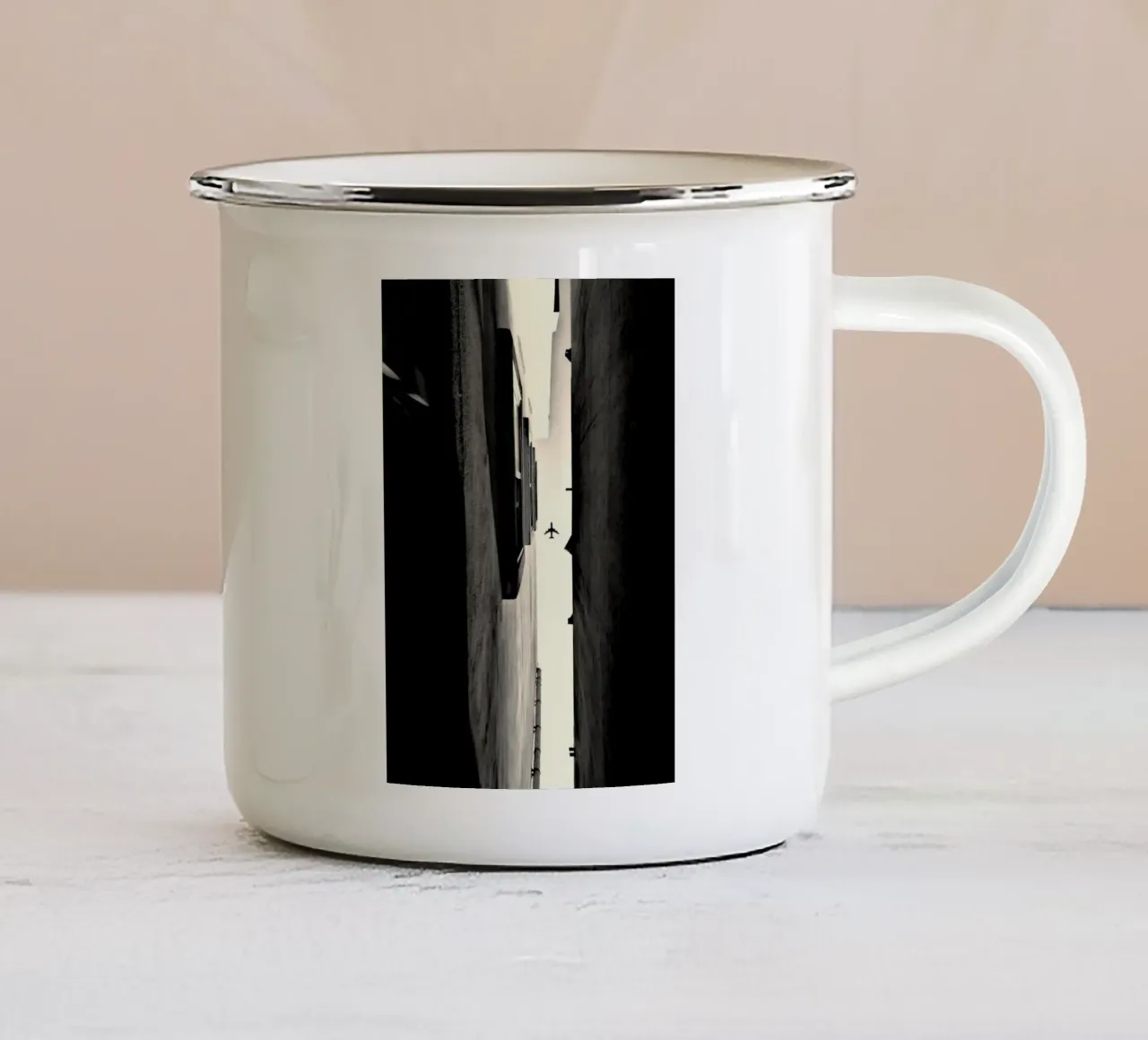fly on narrow alley tazza in smalto da prindy