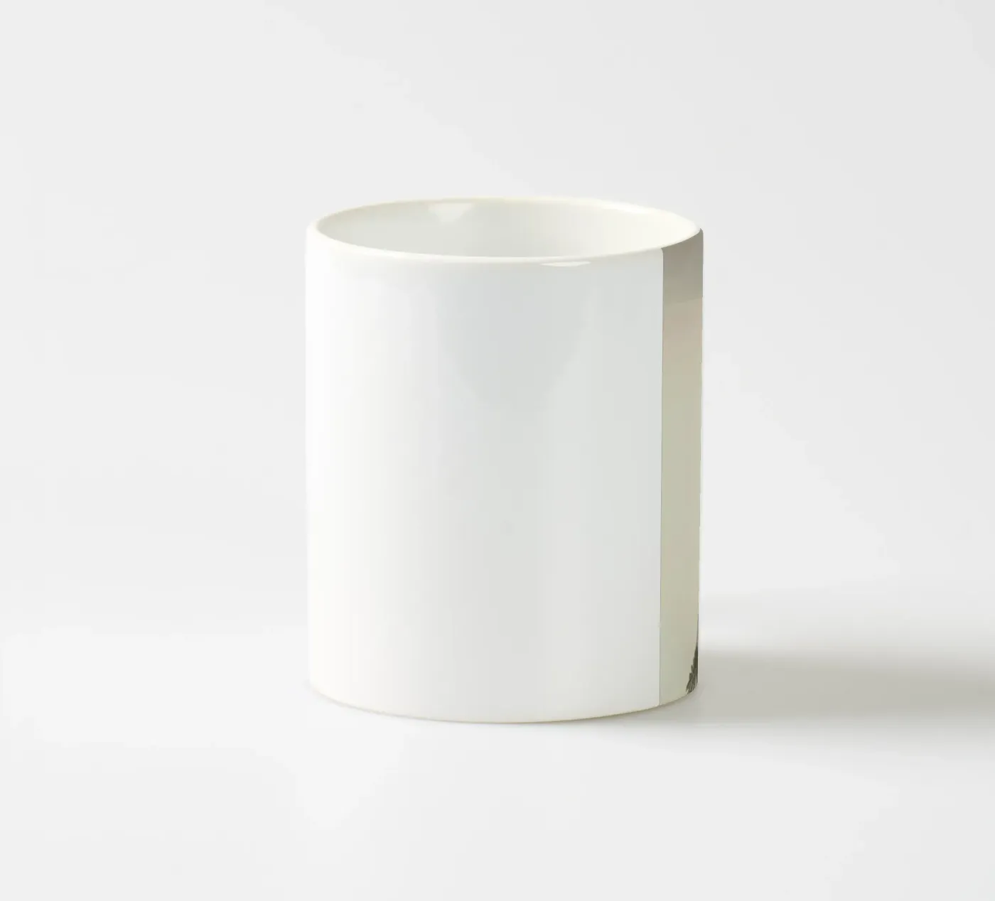 wall circular ceramic mug by Histrol