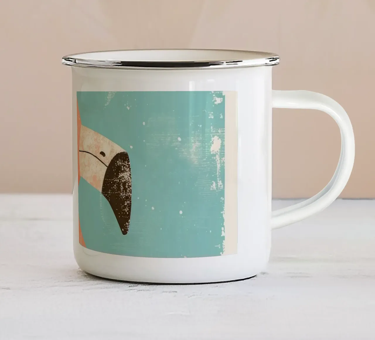 Fenicottero in piedi su sfondo semplice con design giocoso tazza in smalto da DesignDoodle