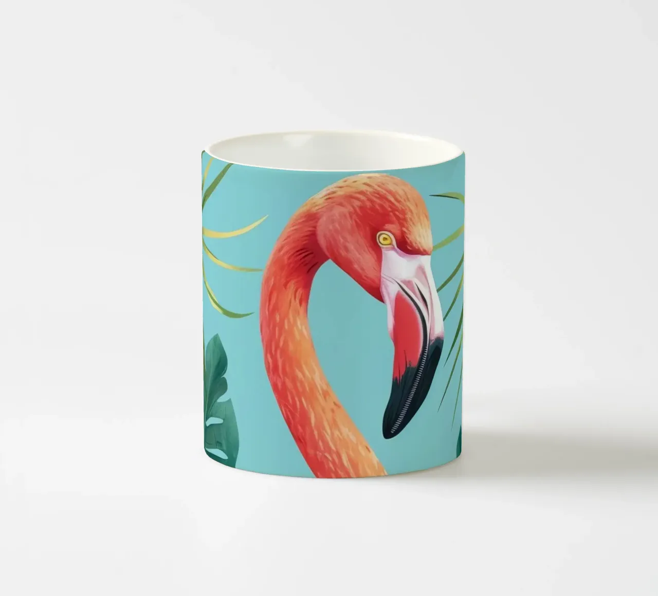 Fenicottero in piedi tra il fogliame tropicale in un set decorativo tazza in ceramica da DesignDoodle