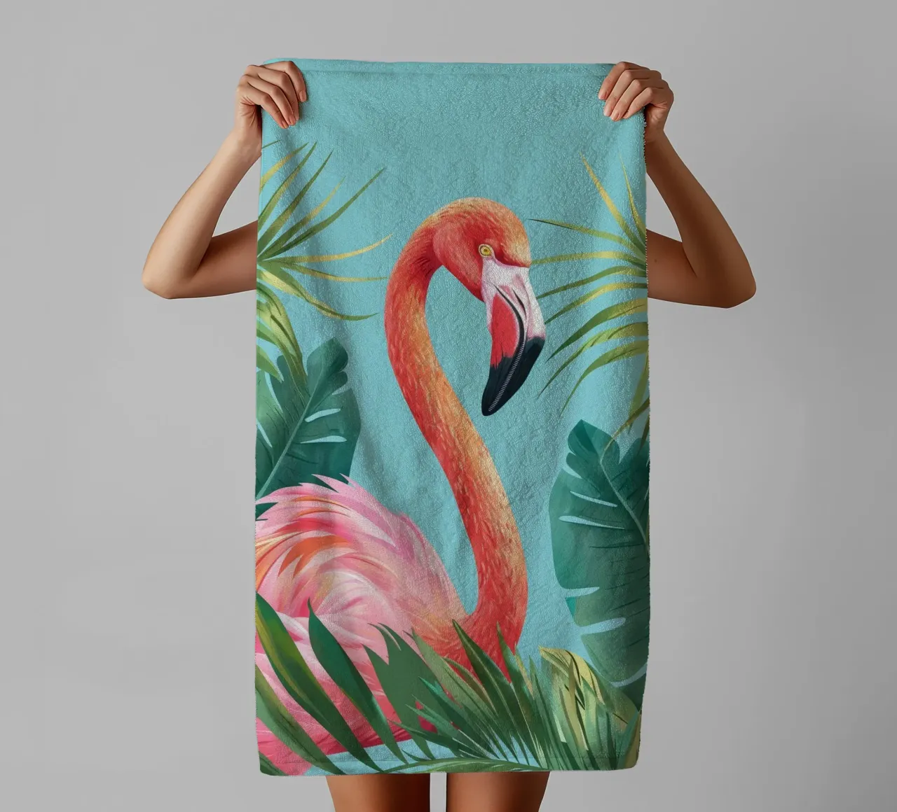 Flamingo inmitten von tropischem Blattwerk in einem dekorativen Set Handtuch von DesignDoodle