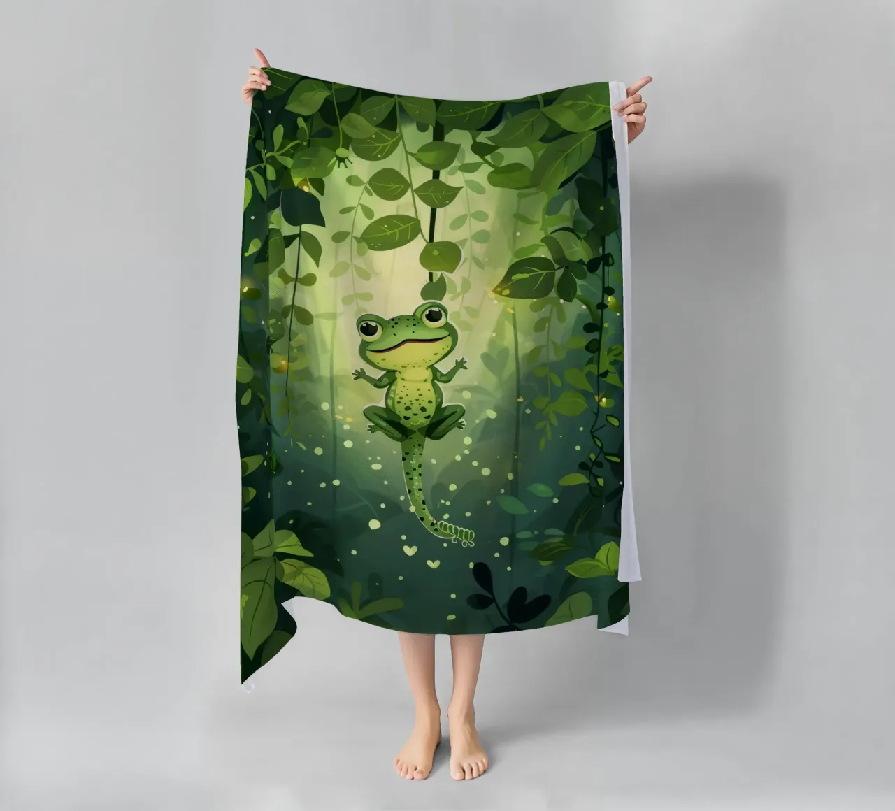 Kikker in weelderig regenwoud met doorvallend licht strandhanddoek van DesignDoodle