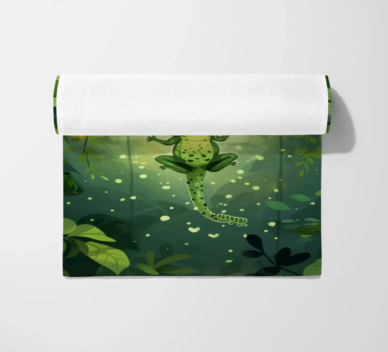 Kikker in weelderig regenwoud met doorvallend licht strandhanddoek van DesignDoodle
