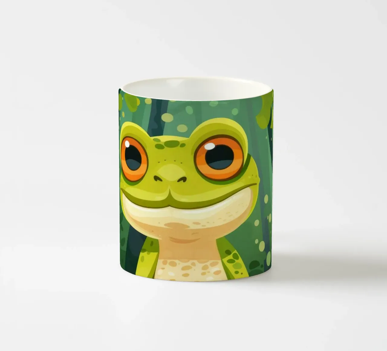 Rana verde brillante appollaiata su un ceppo d'albero circondato da un rigoglioso tazza in ceramica da DesignDoodle