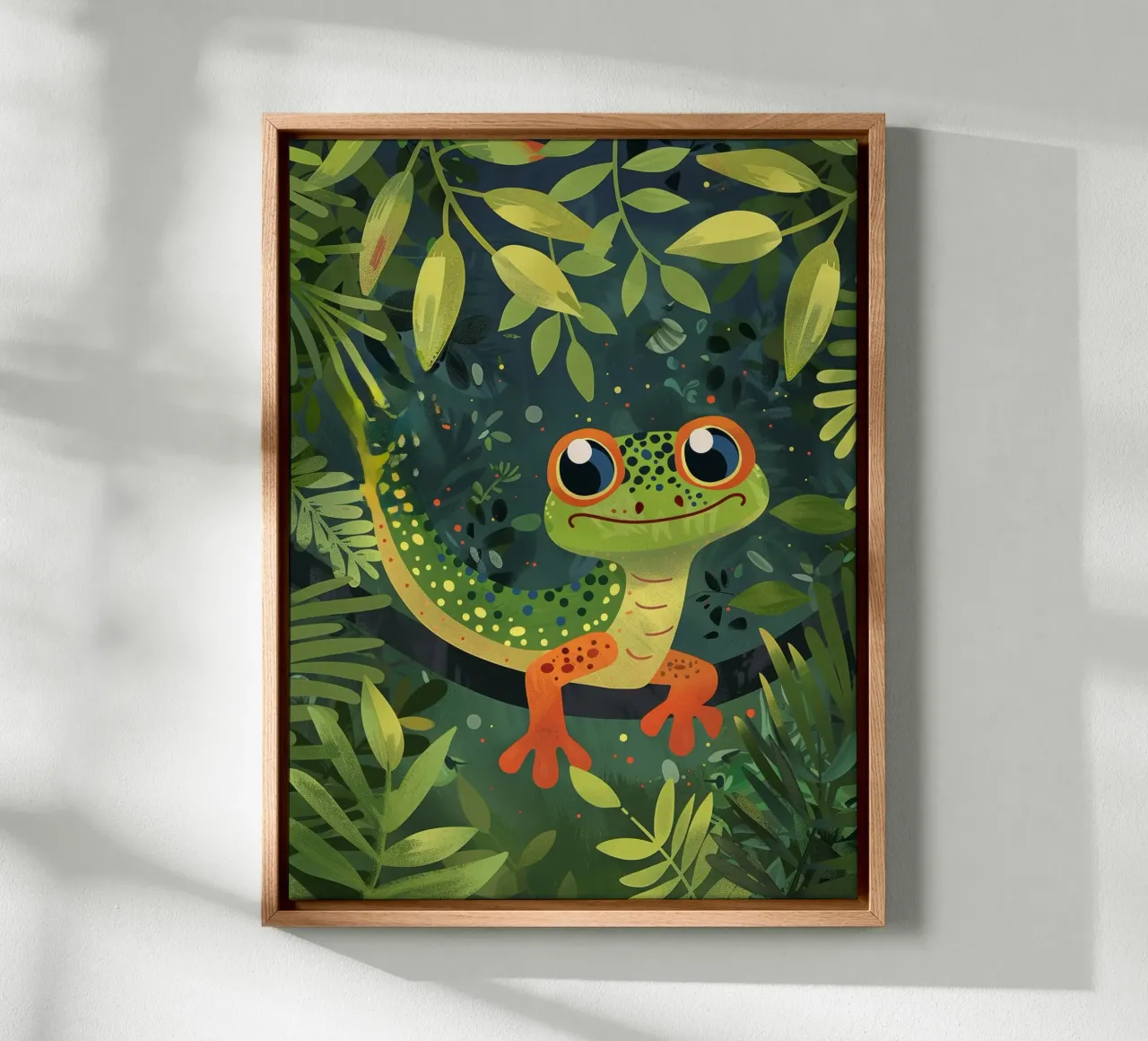 Un vivace geco dei cartoni animati annidato tra le foglie in una lussureggiante foresta pluviale tela con Cornice a cassetta da DesignDoodle