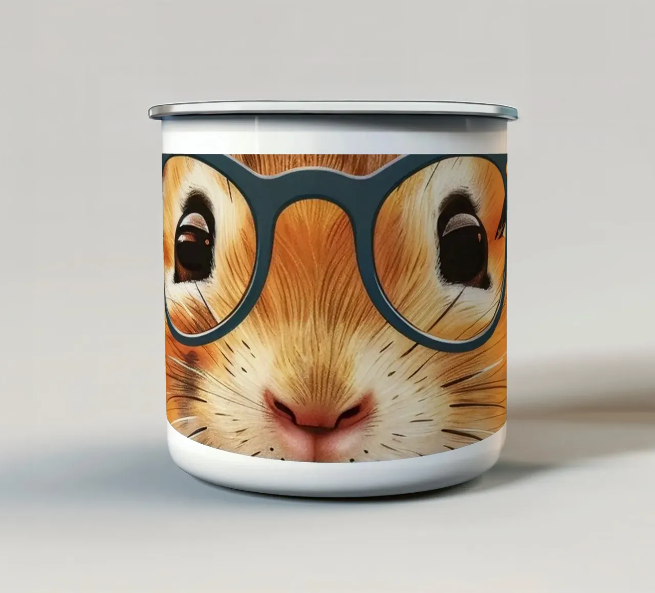 Criceto con occhiali e espressione pensierosa tazza in smalto da DesignDoodle