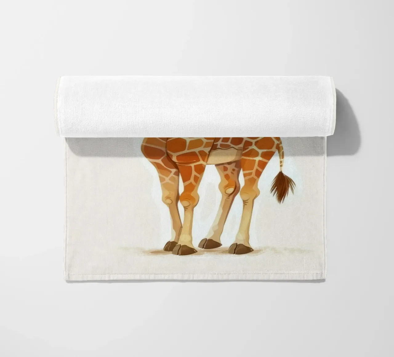 Personaggio di giraffa in piedi con espressione curiosa telo mare da DesignDoodle