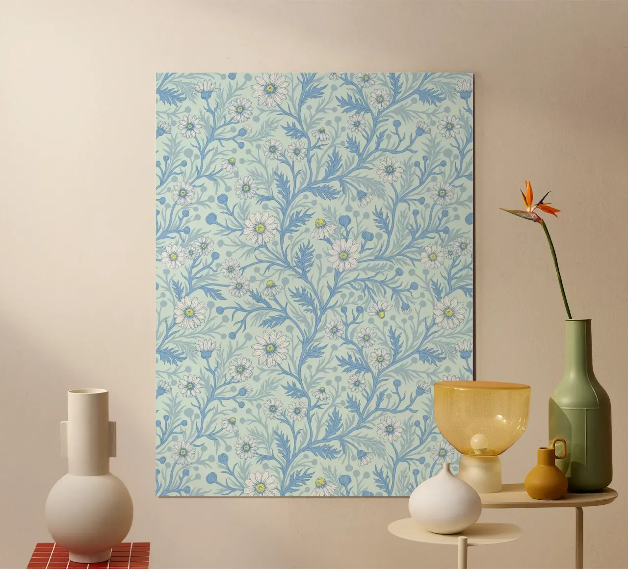 Margherite bianche e blu su vetro di mare poster con telaio in alluminio da Painted Nature