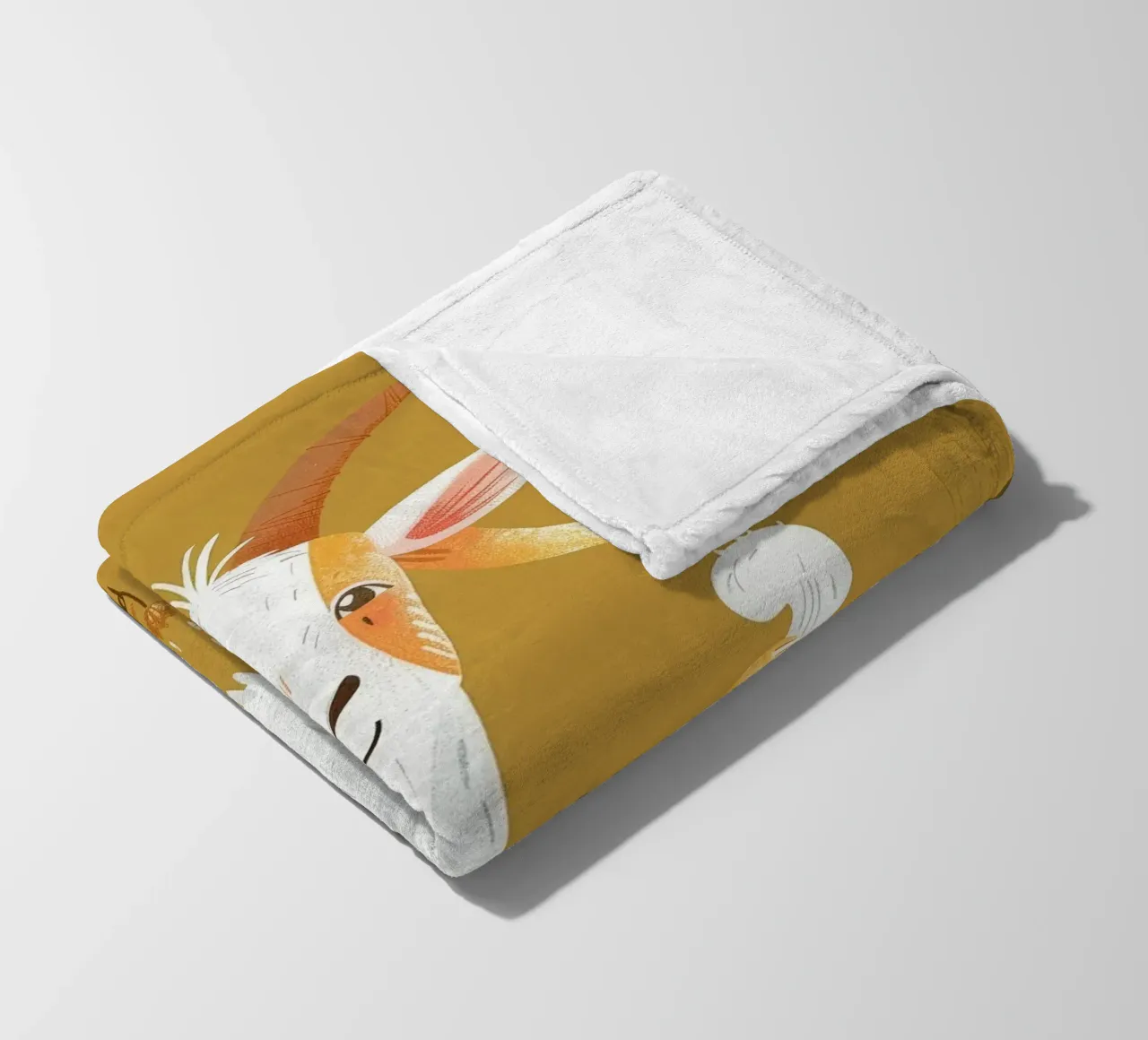 La capra si trova in mezzo all'erba alta in un ambiente decorativo di terra. coperta in pile da DesignDoodle