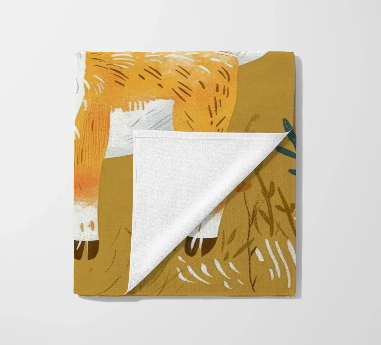 La capra si trova in mezzo all'erba alta in un ambiente decorativo di terra. telo mare da DesignDoodle