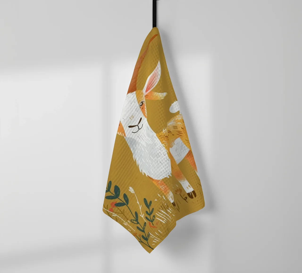 La capra si trova in mezzo all'erba alta in un ambiente decorativo di terra. canovaccio da cucina da DesignDoodle