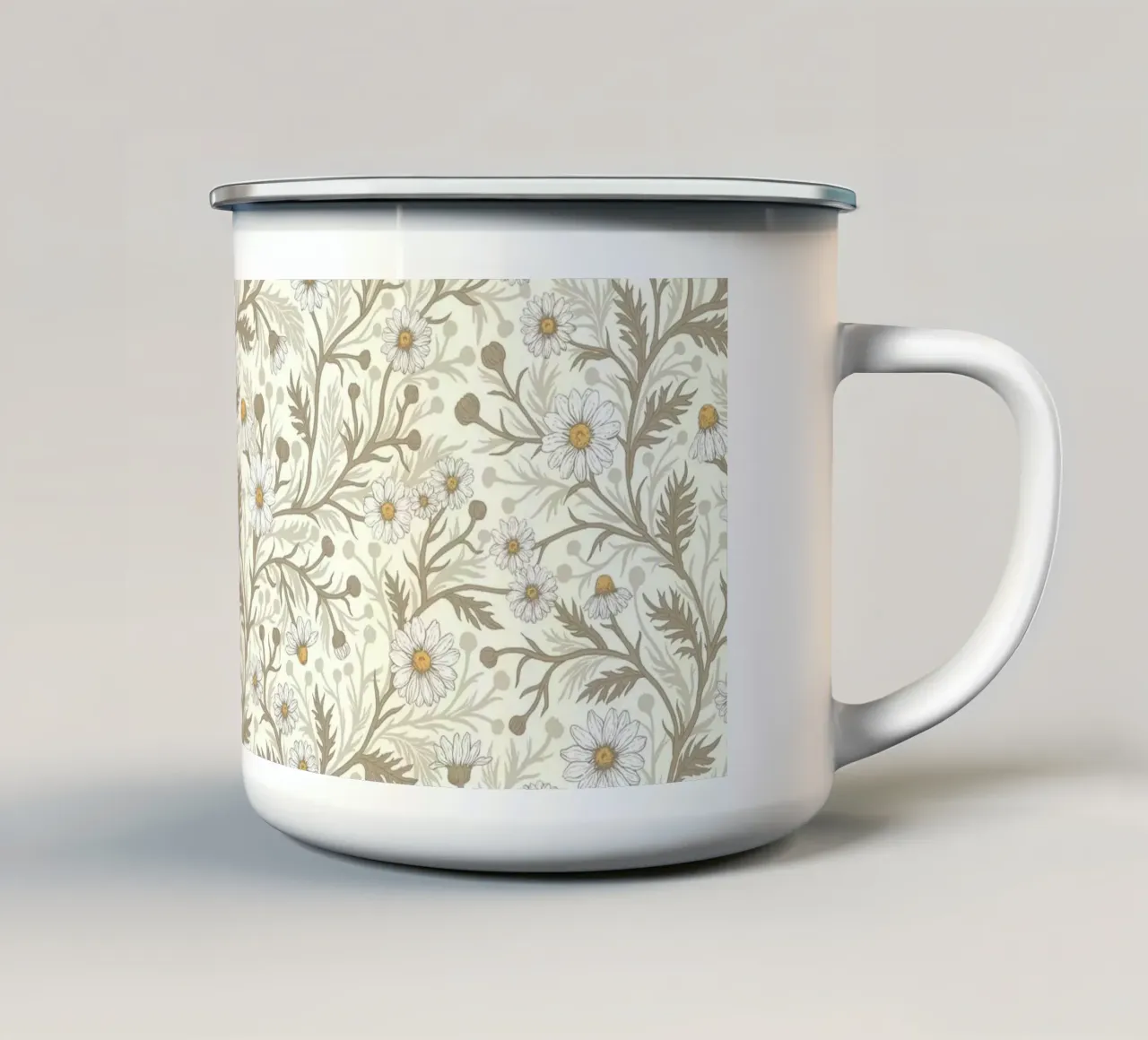 Madeliefjes in wit en bruin op gebroken wit emaille mok van Painted Nature