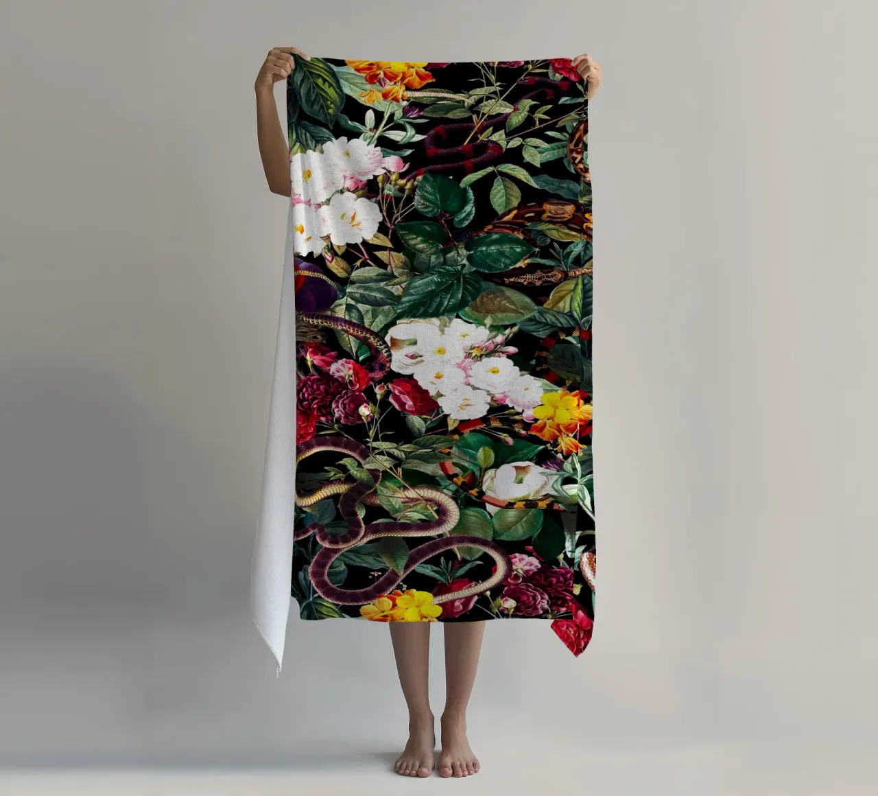 Flowers and Snake Pattern telo mare da burcukorkmazyurek