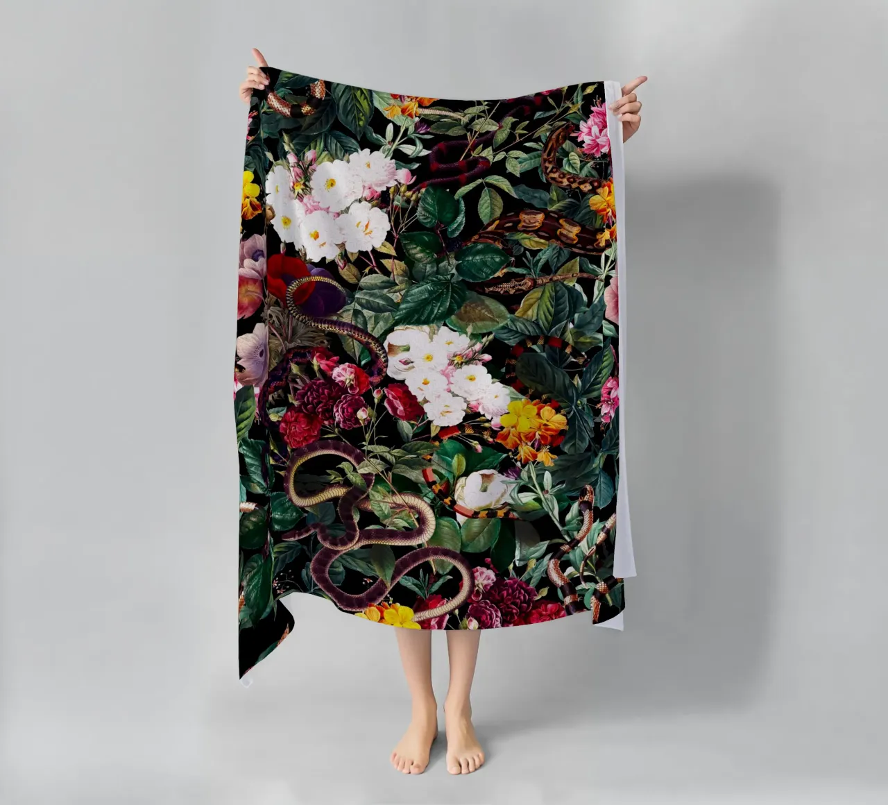 Flowers and Snake Pattern telo mare da burcukorkmazyurek