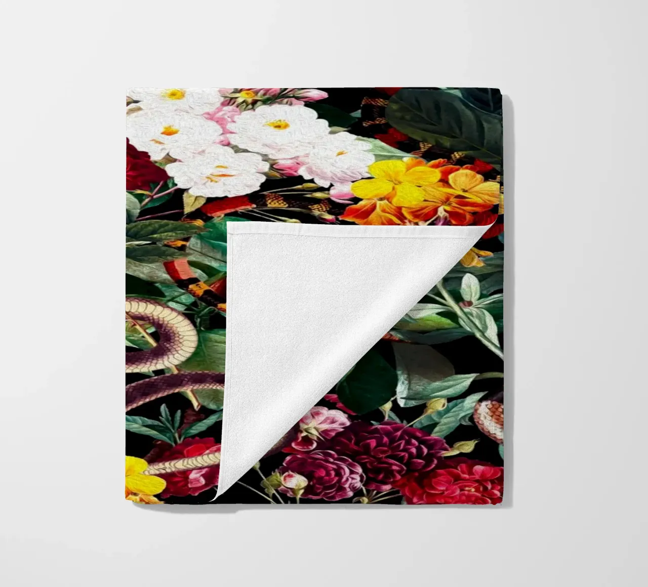 Flowers and Snake Pattern telo mare da burcukorkmazyurek