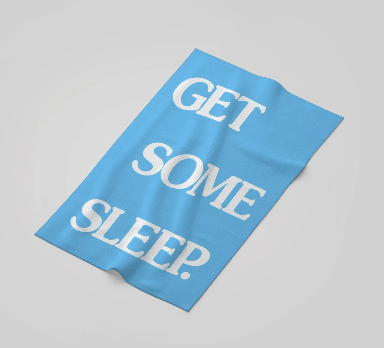 Get Some Sleep - Arte murale tipografica retrò e new wave in grassetto telo mare da THE MOTIVATED TYPE