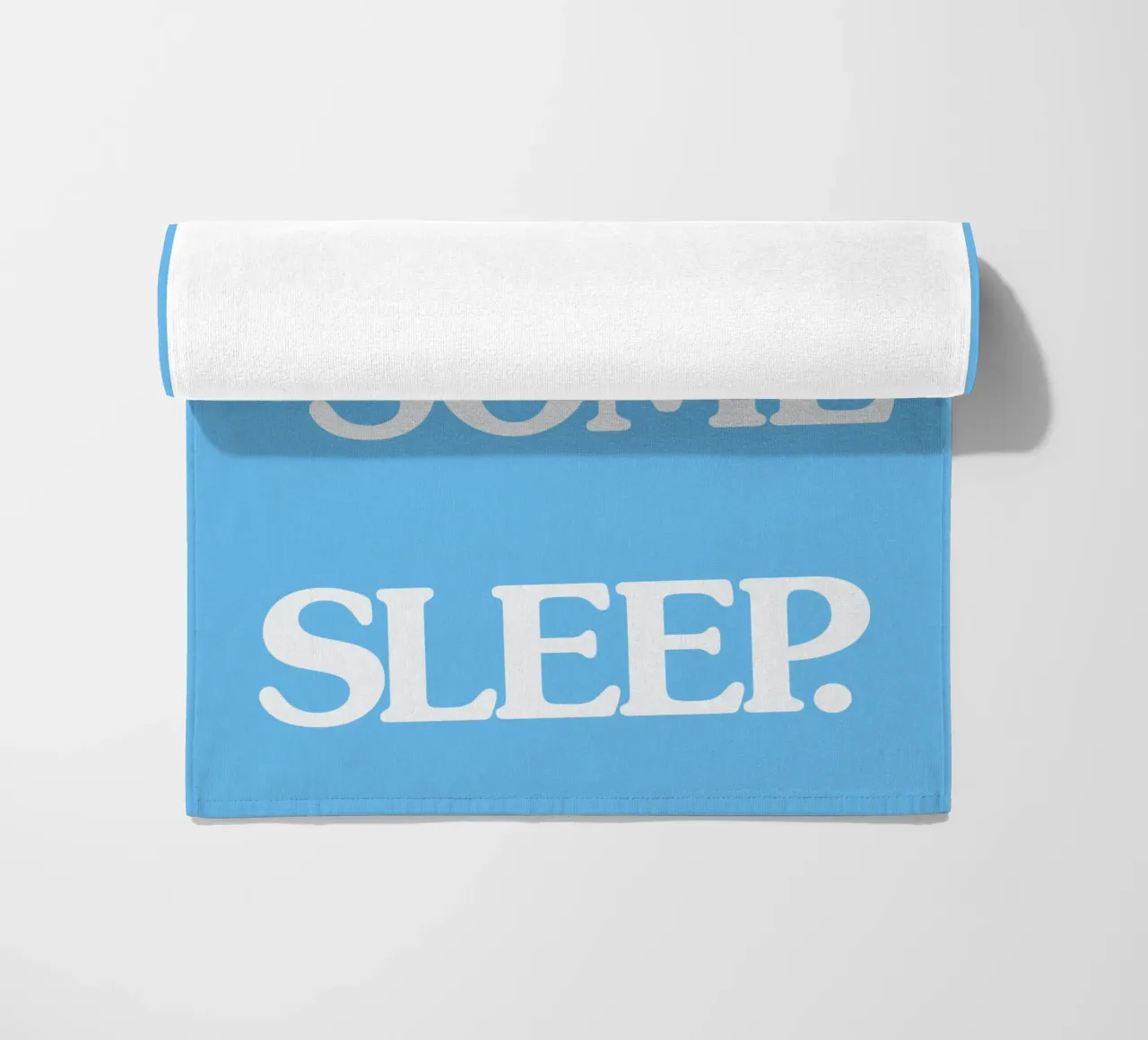 Get Some Sleep - Arte murale tipografica retrò e new wave in grassetto telo mare da THE MOTIVATED TYPE