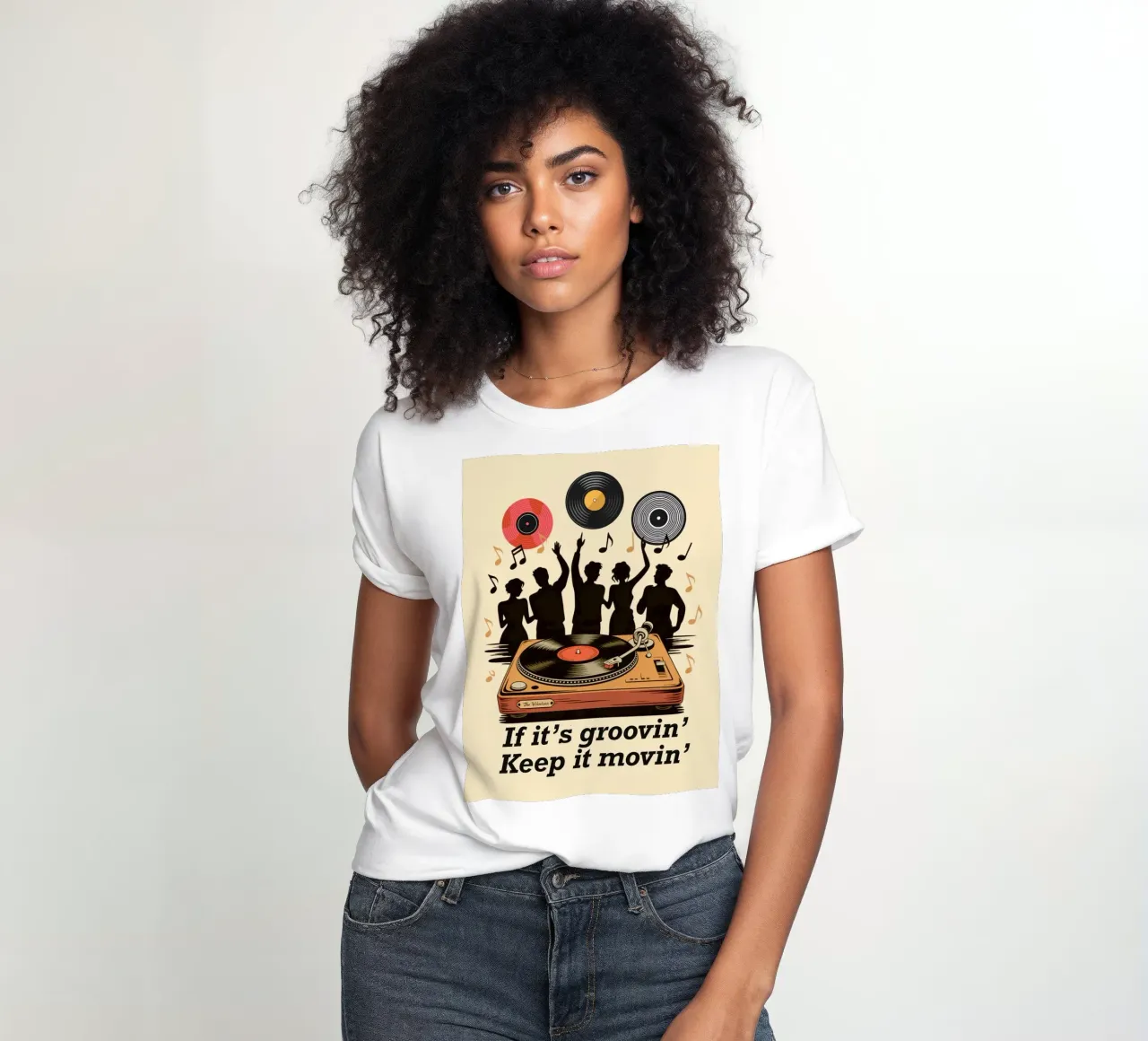 Si c'est groovin, continuez à bouger t-shirt ajusté pour femmes de Taika Tori Art