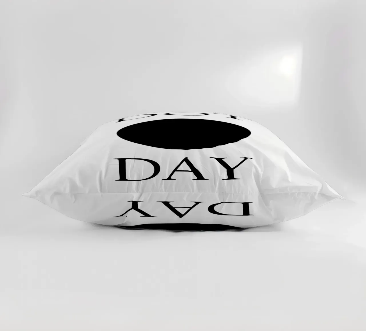 Dot Day Design minimalista e divertente cuscino da sillyindustries
