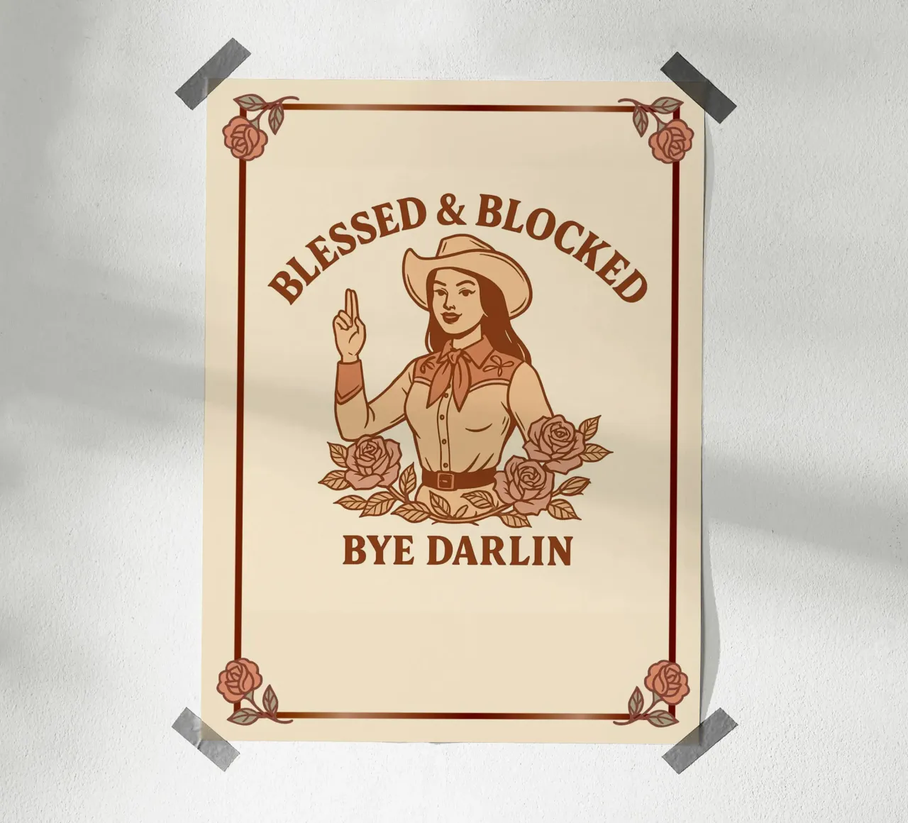 Benedetta e bloccata - Arte della rottura della cowgirl poster con telaio in legno da Taika Tori Art
