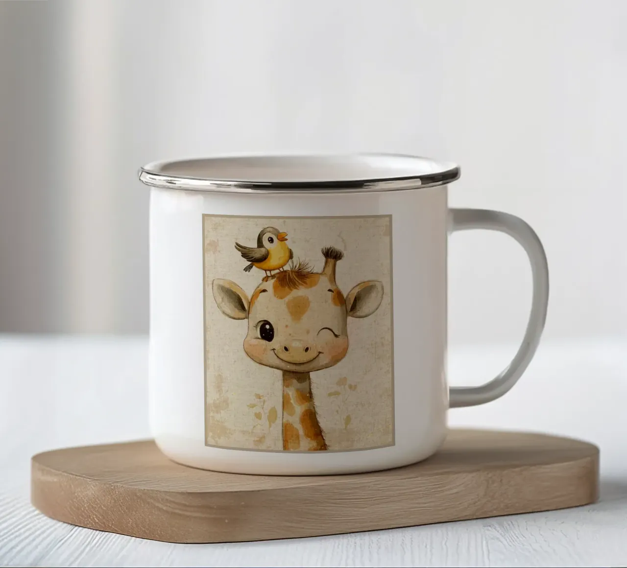 Giraffa carina con uccello tazza in smalto da MarcusALibratoreAnimalShop