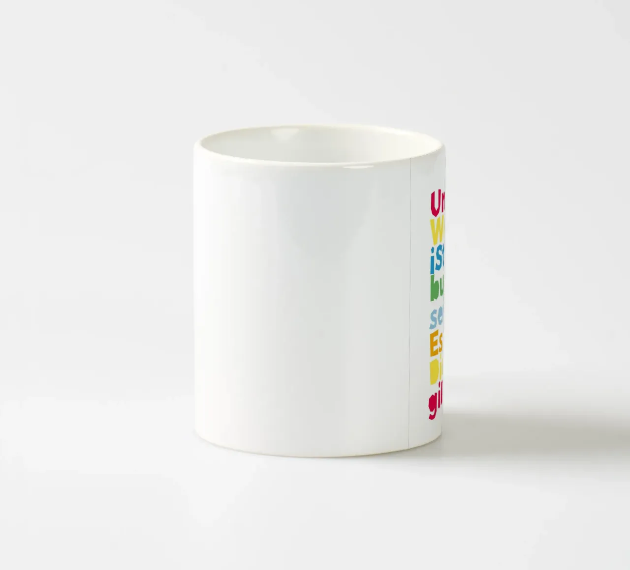 Il nostro mondo è più colorato tazza in ceramica da Ohkimiko