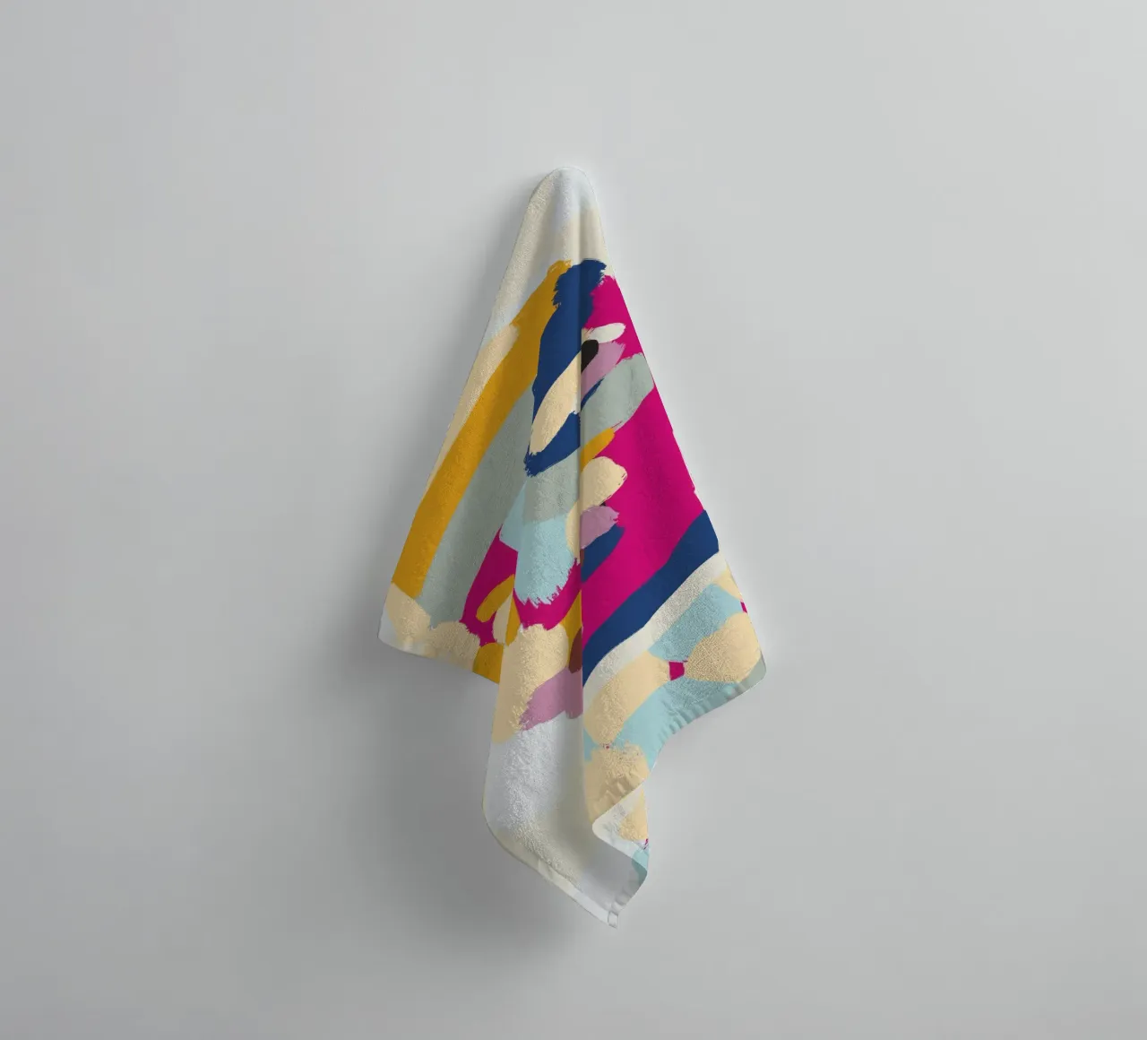 Ritratto a macchie di colore 06 asciugamano da bagno da Little Dean