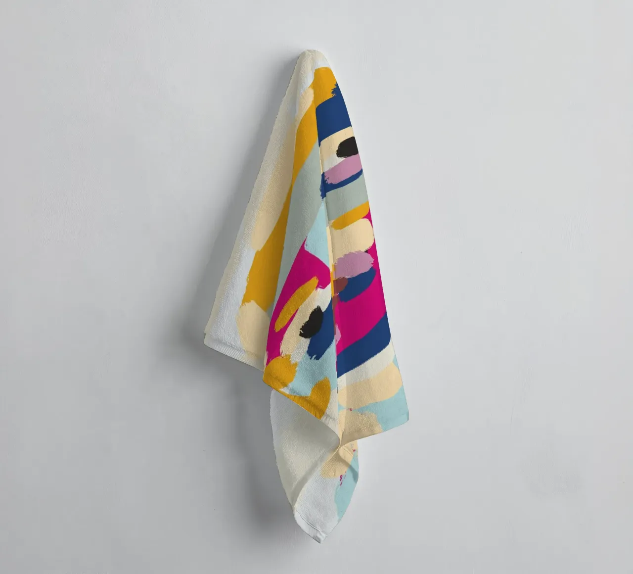 Ritratto a macchie di colore 06 asciugamano da bagno da Little Dean