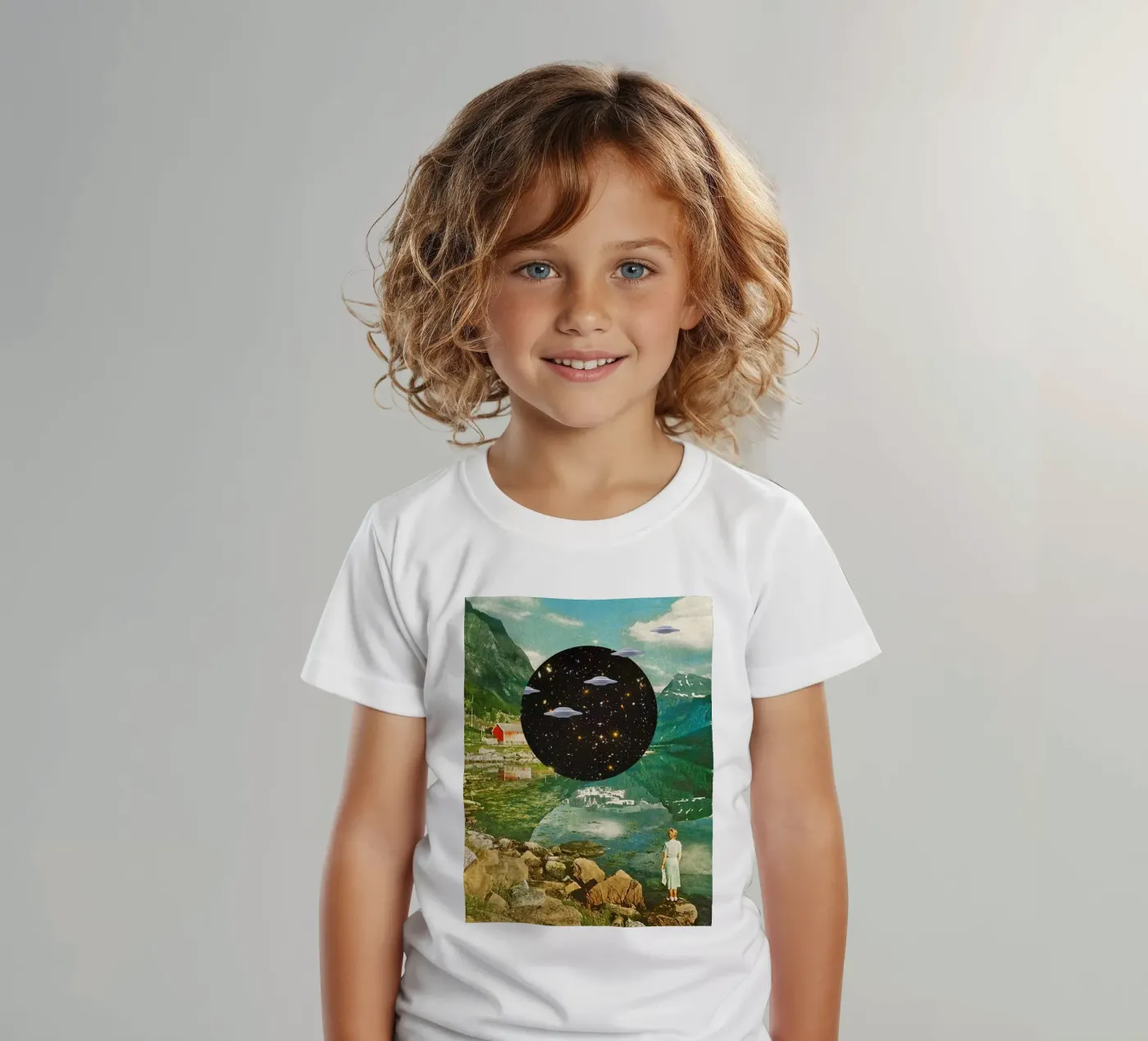 Alien Escapade t-shirt bambini da MsGonzalez