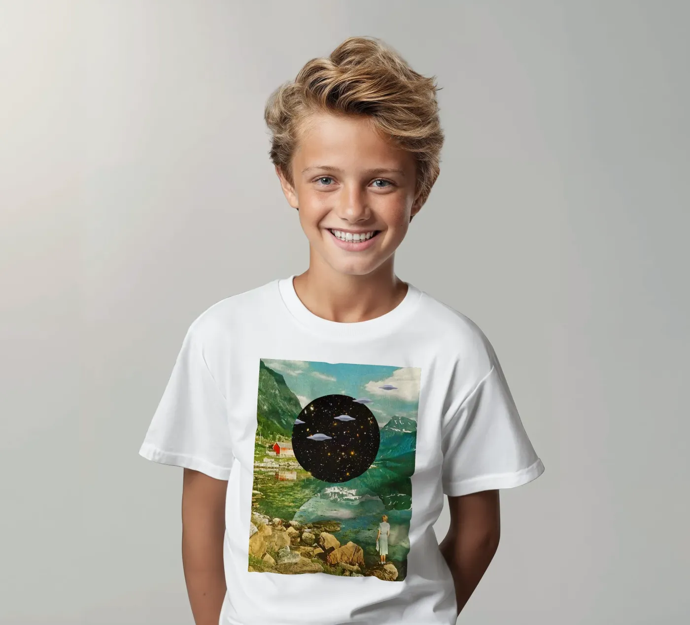 Alien Escapade t-shirt bambini da MsGonzalez
