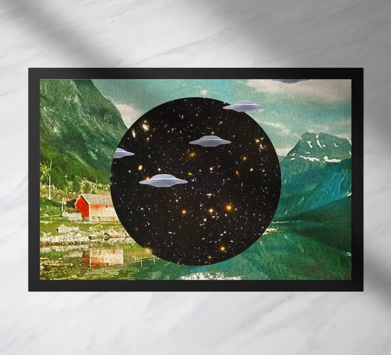 Alien Escapade deurmat van MsGonzalez