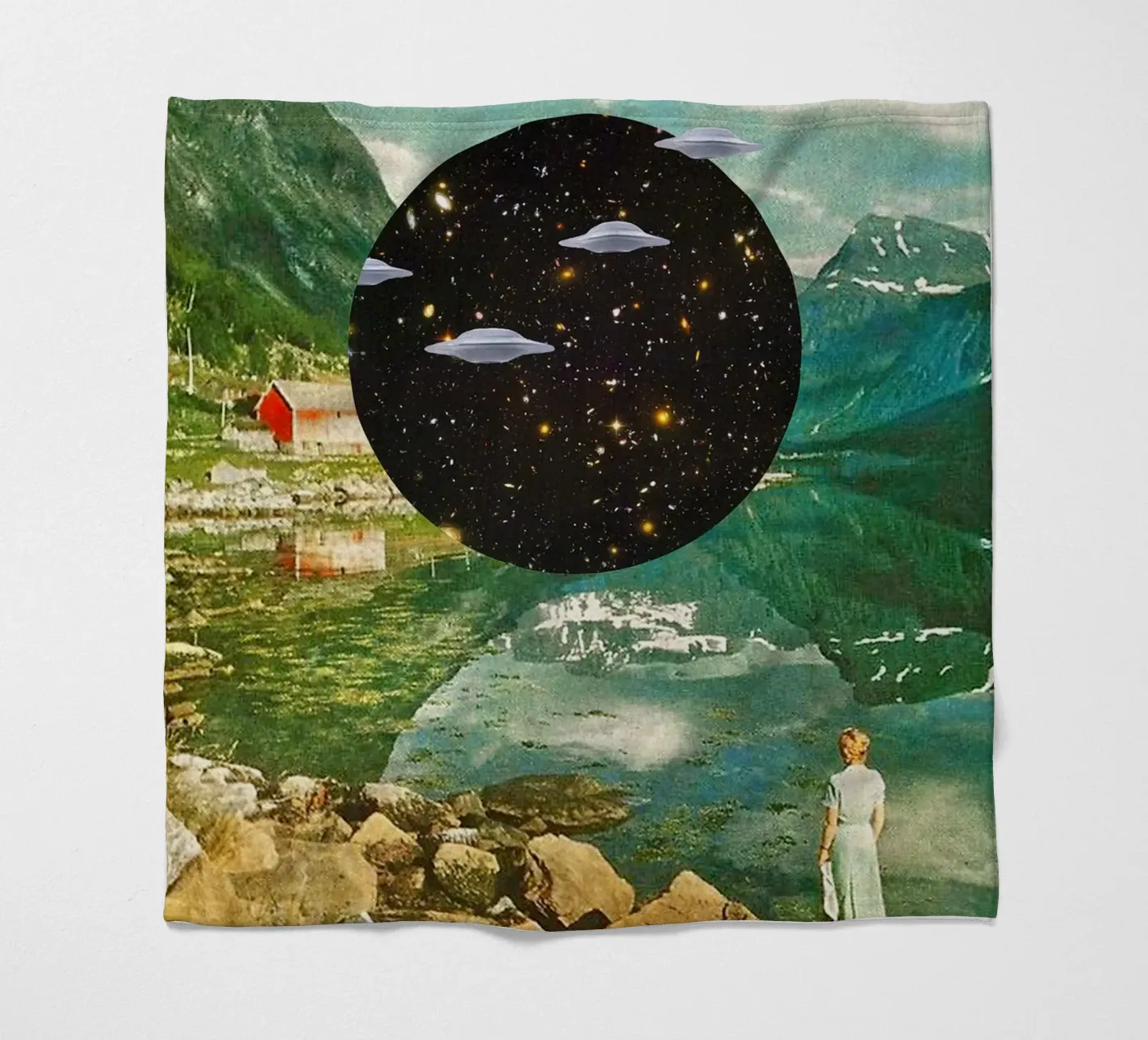 Alien Escapade Fleecedecke von MsGonzalez