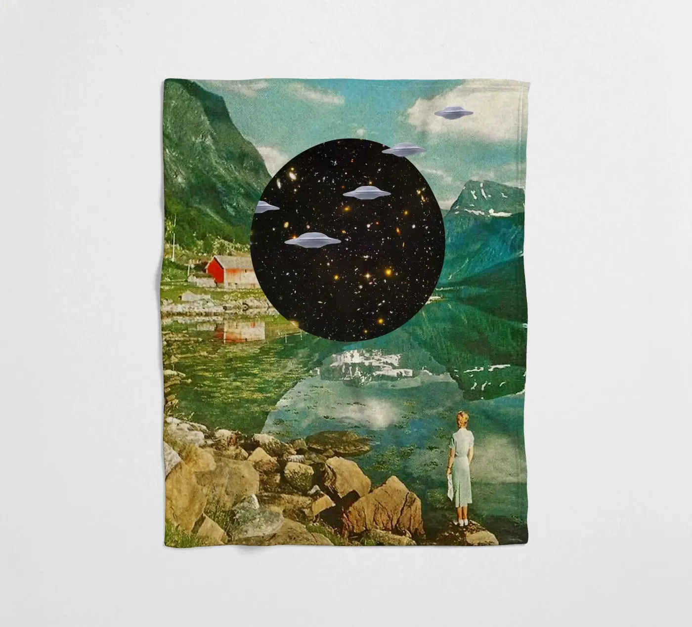 Alien Escapade Fleecedecke von MsGonzalez