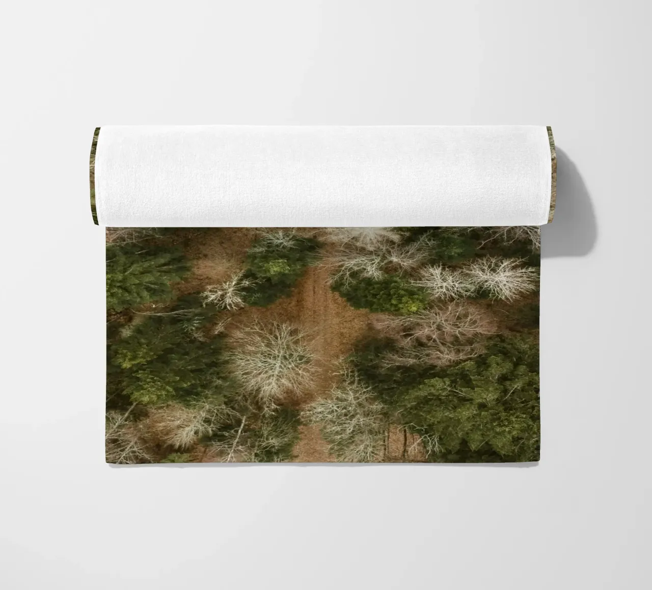 alberi della foresta telo mare da Earthly Visions