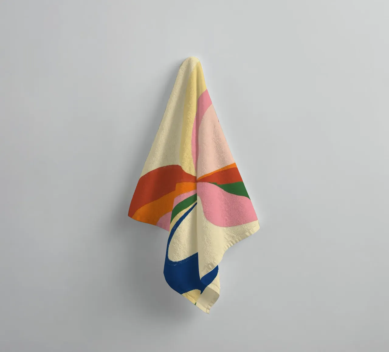 Retro 70s Psychedelic Frau Porträt - Regenbogen Vibes Handtuch von vintagepod