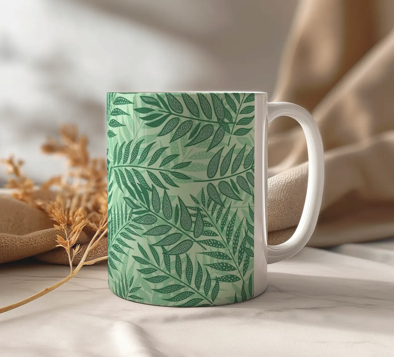 Foglie di palma tropicale verde tenue tazza in ceramica da SilverPegasus