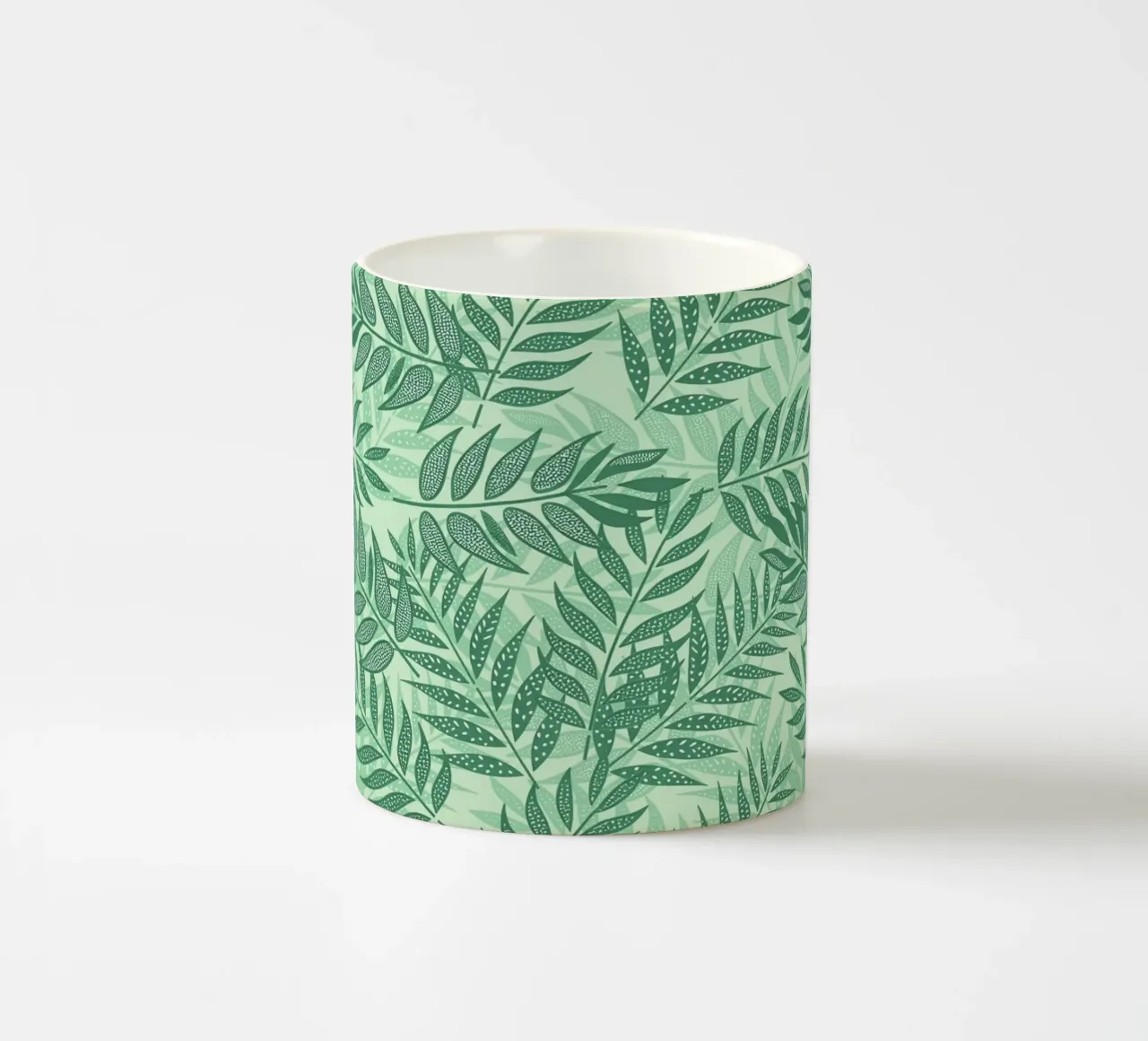 Foglie di palma tropicale verde tenue tazza in ceramica da SilverPegasus