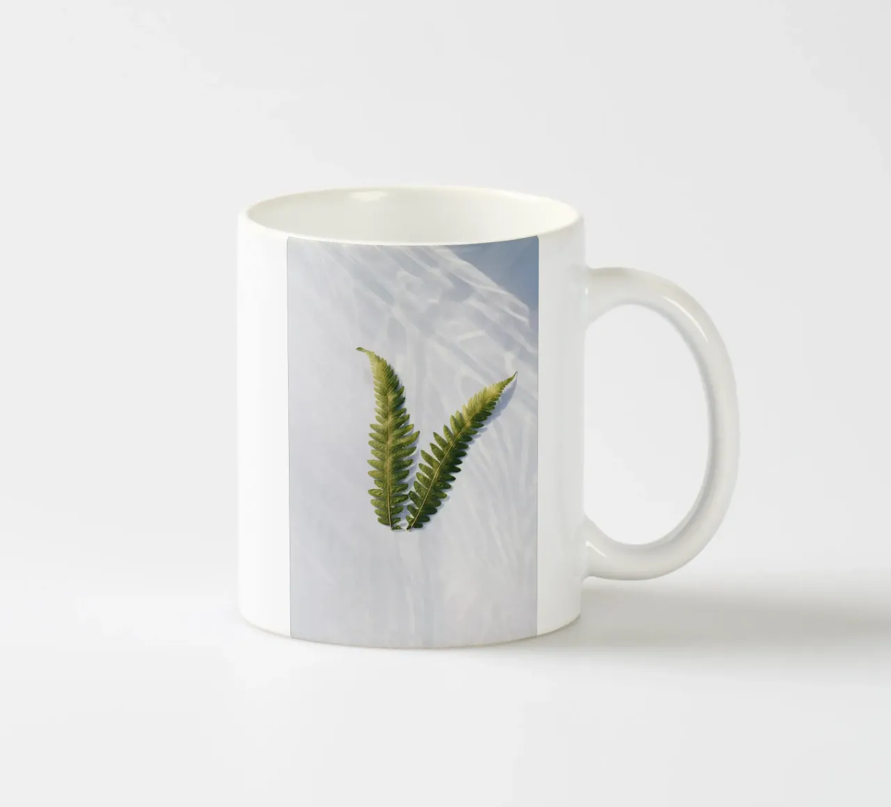 foglia di felce tazza in ceramica da Earthly Visions