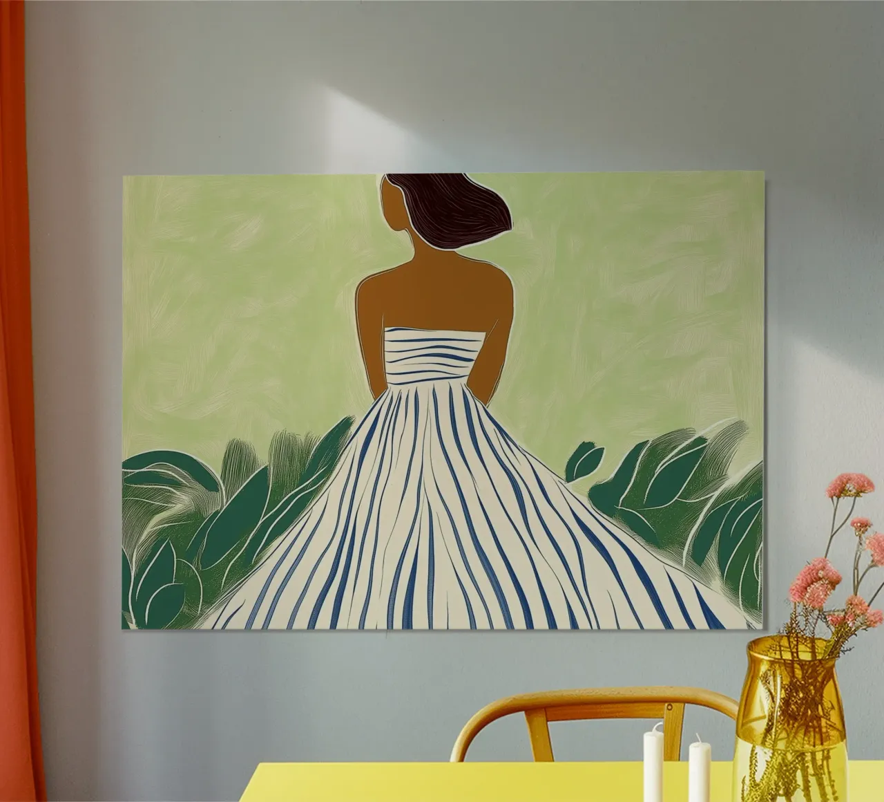 Donna elegante in abito a righe - Scena serena in giardino poster con telaio in alluminio da vintagepod