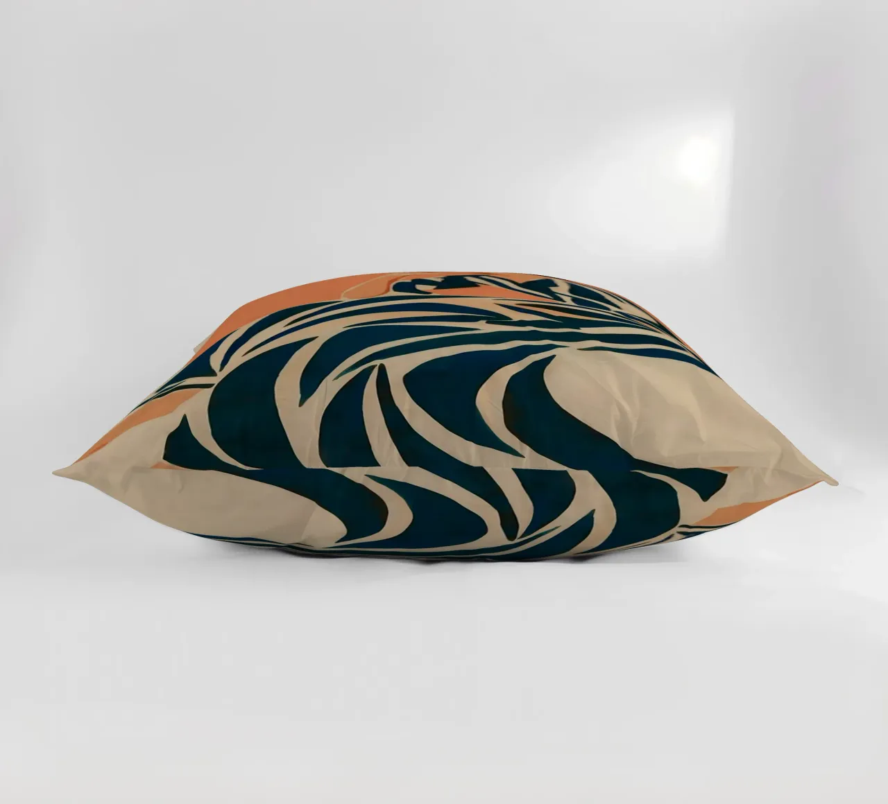 Donna ispirata a Matisse - Figura astratta a righe cuscino da vintagepod