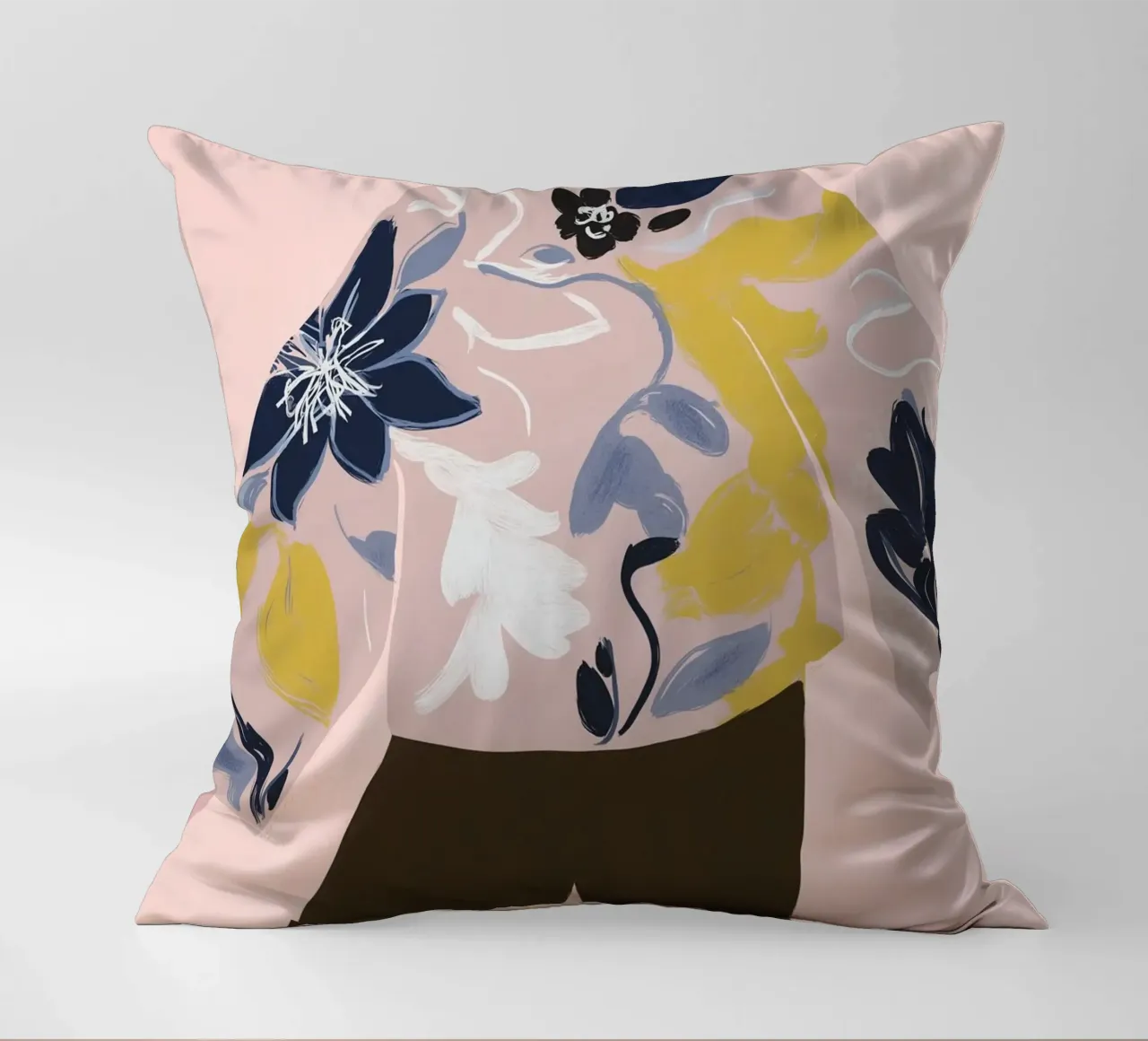 Ritratto di moda floreale - Stile astratto boho cuscino da vintagepod