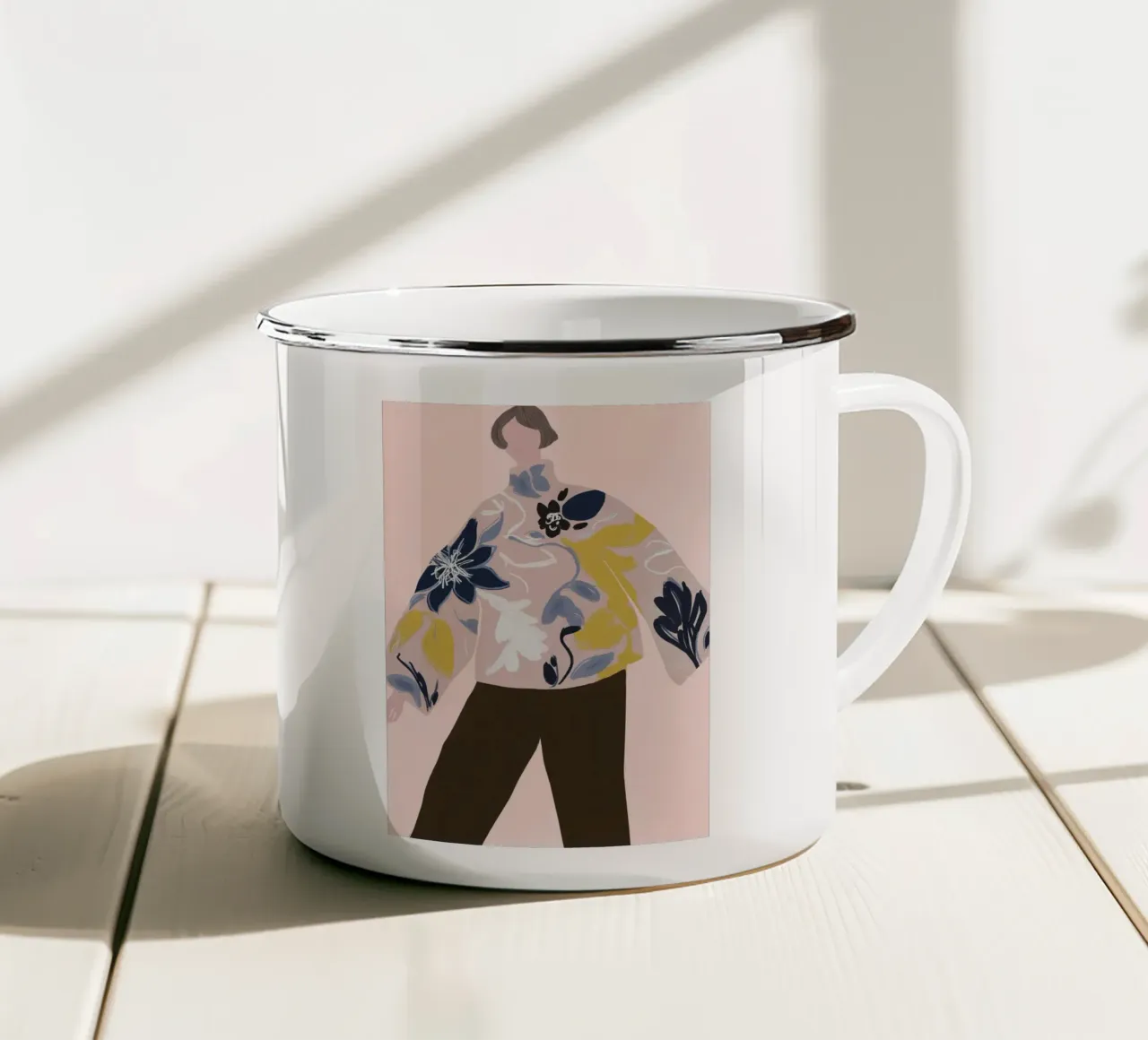 Ritratto di moda floreale - Stile astratto boho tazza in smalto da vintagepod