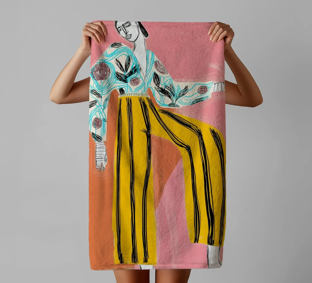 Figura di moda in grassetto - Arte astratta floreale e a righe asciugamano da bagno da vintagepod