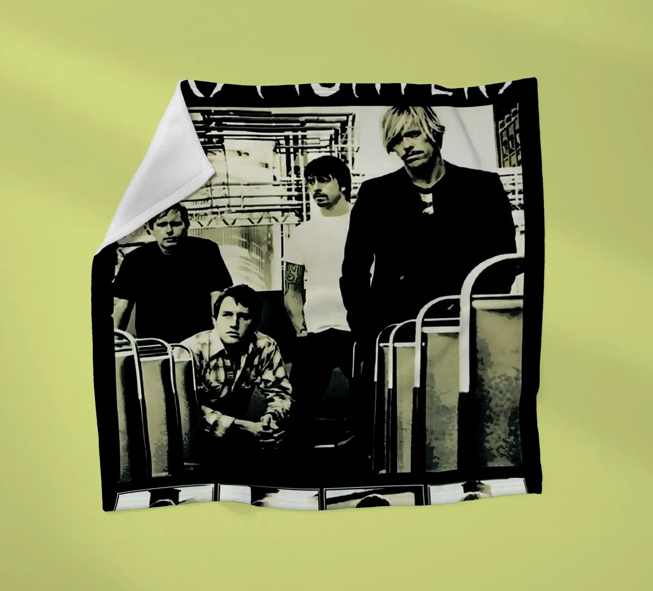Il gruppo dei Foo Fighters coperta in pile da vanhesling