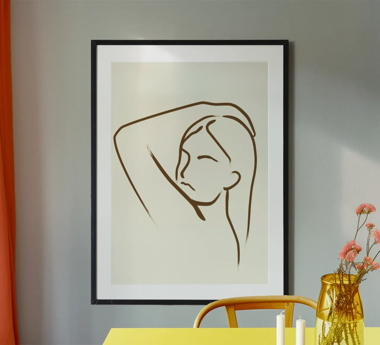 Femme sereine dessin au trait - Contemplation minimaliste poster avec cadre en bois de vintagepod