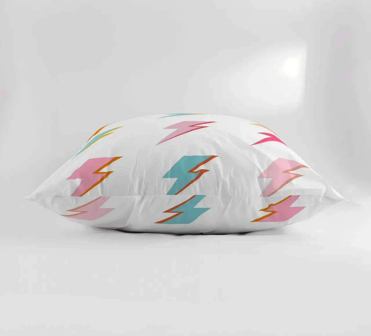 Lightning Bolt Pop Art: Vibrazioni elettriche pastello retrò cuscino da homdeco