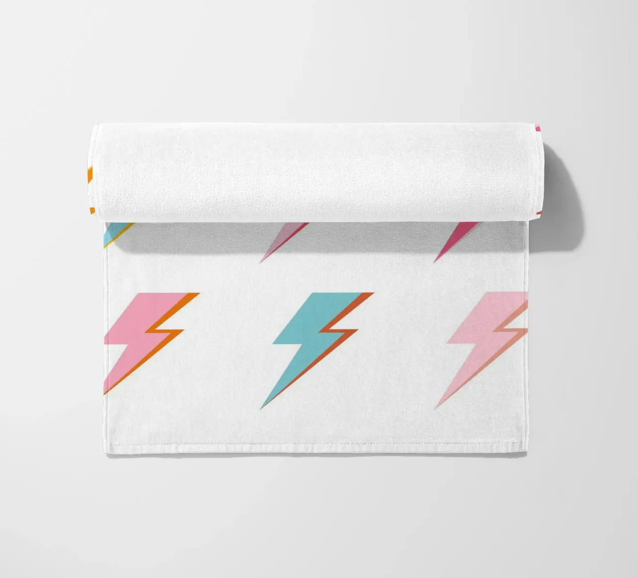 Lightning Bolt Pop Art: Vibrazioni elettriche pastello retrò telo mare da homdeco