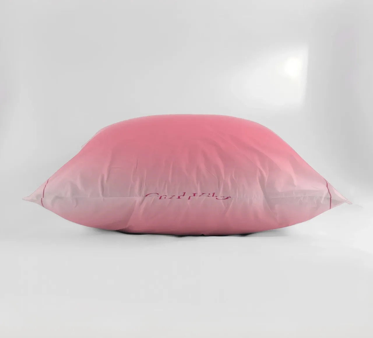 Good Vibes Aura: Helderroze Verloop Esthetische Print kussen van homdeco