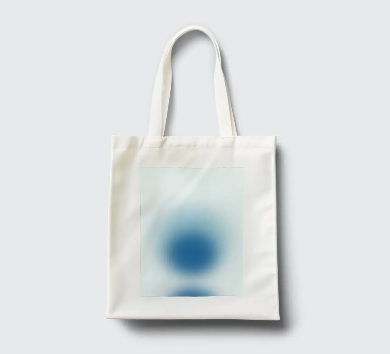 Ocean Aura: Tiefblauer Farbverlauf Abstrakter Kunstdruck Jutebeutel von homdeco