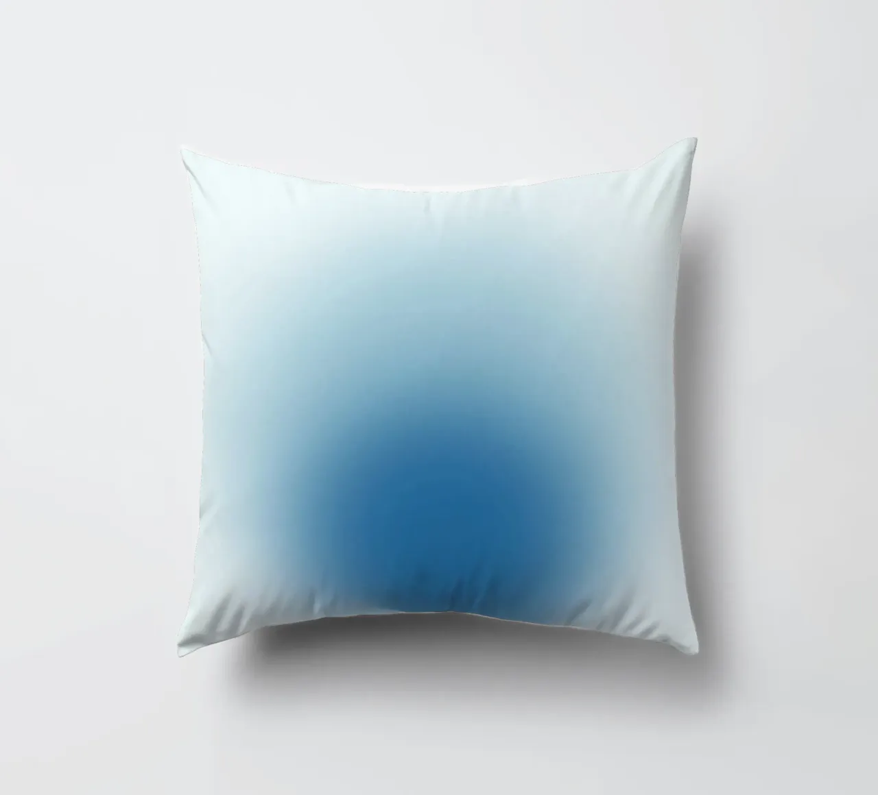 Ocean Aura: Diep Blauw Gradiënt Abstracte Kunstdruk kussen van homdeco